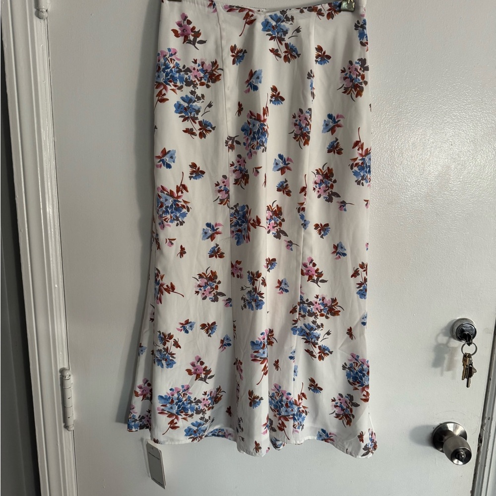 Abercrombie & Fitch White Floral A-Line Skirt